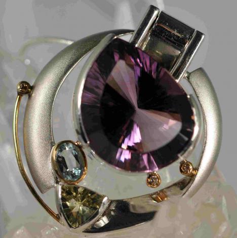 /media/images/Boutique/Bijoux/amethyste-beryl.JPG