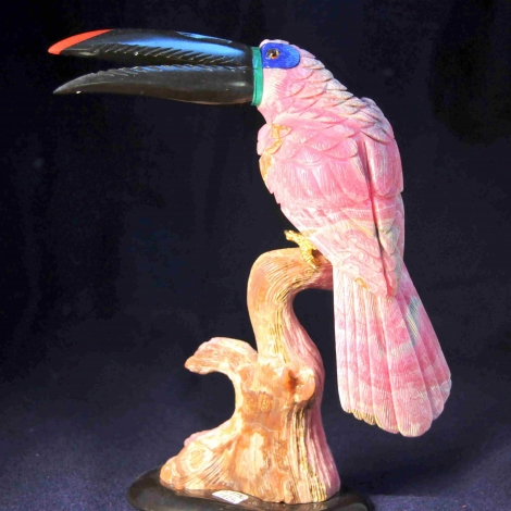 Toucan en rhodochrosite